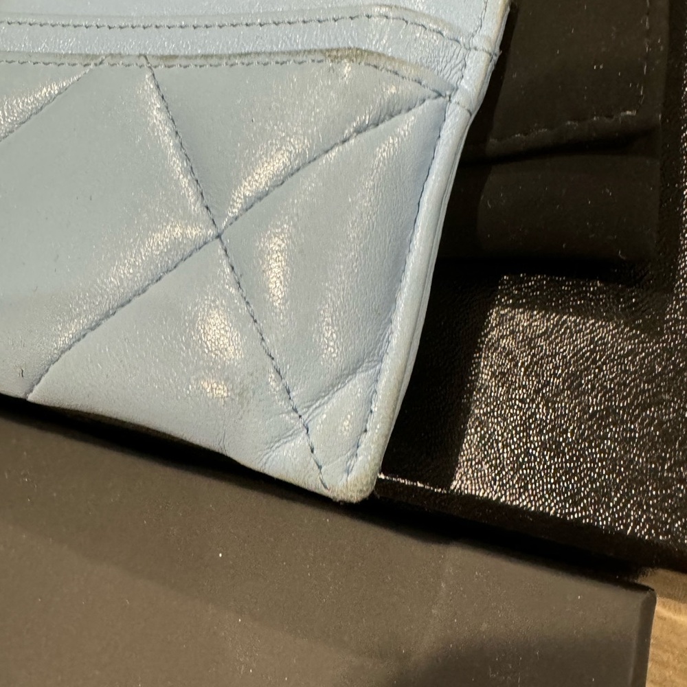 Chanel 19 Cardholder Blue - Picture 6 of 7